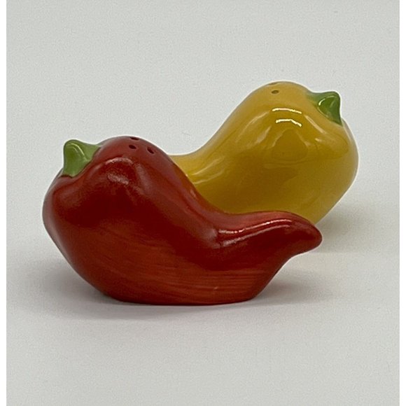 Unbranded Other - Red And Yellow Pepper Salt Shakes